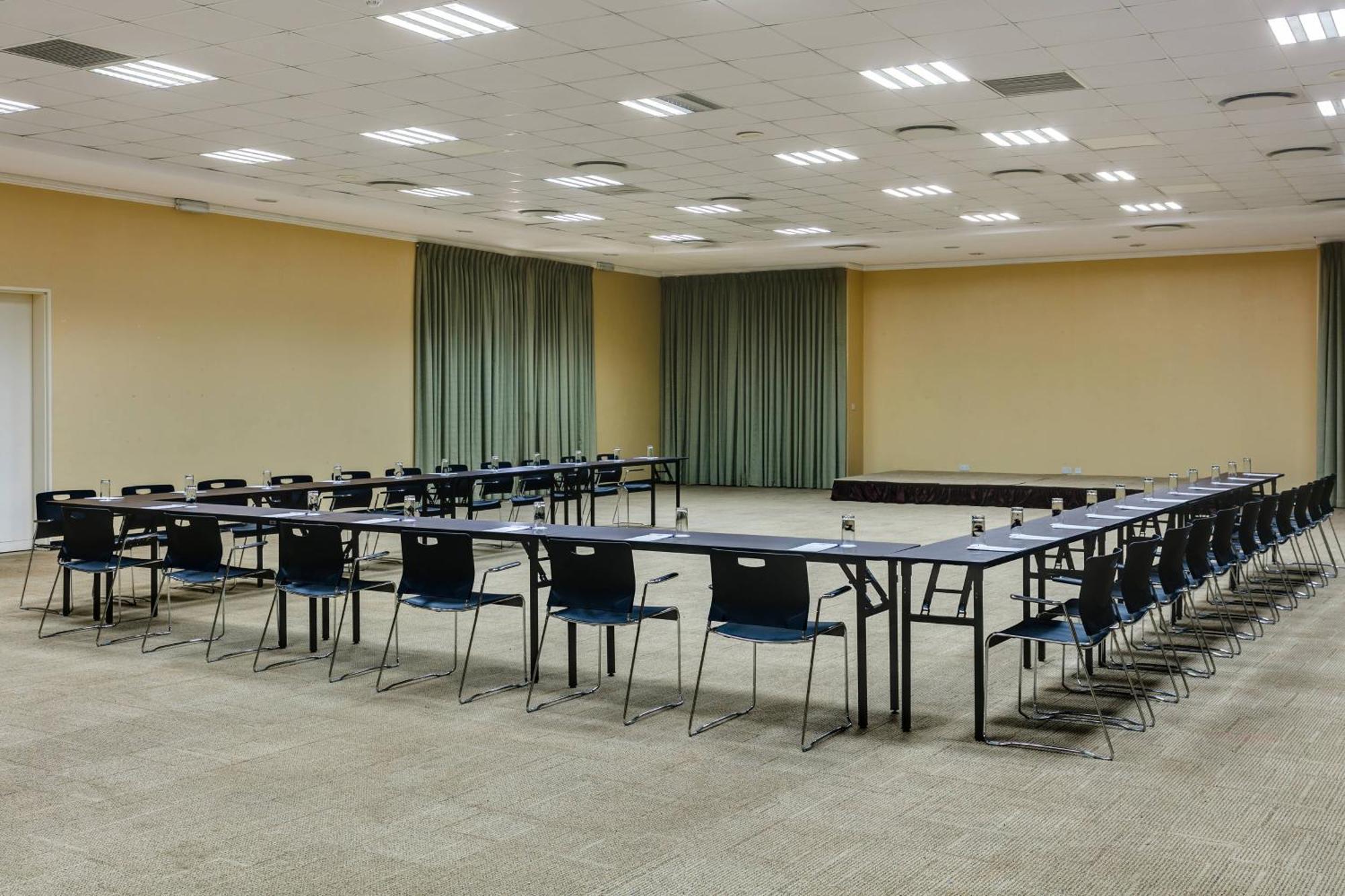 Protea Hotel By Marriott Benin City Select Emotan Exteriér fotografie