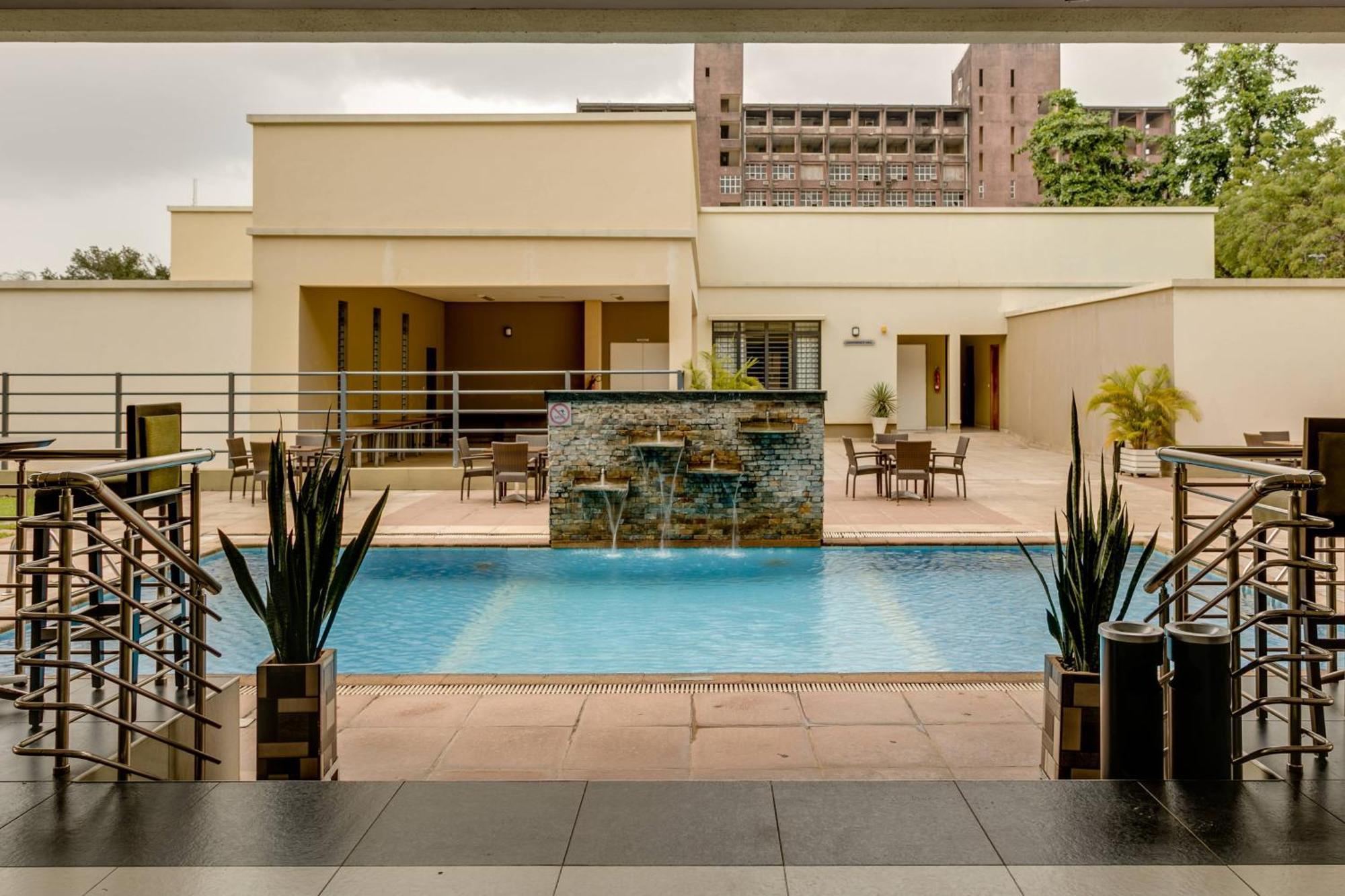 Protea Hotel By Marriott Benin City Select Emotan Exteriér fotografie