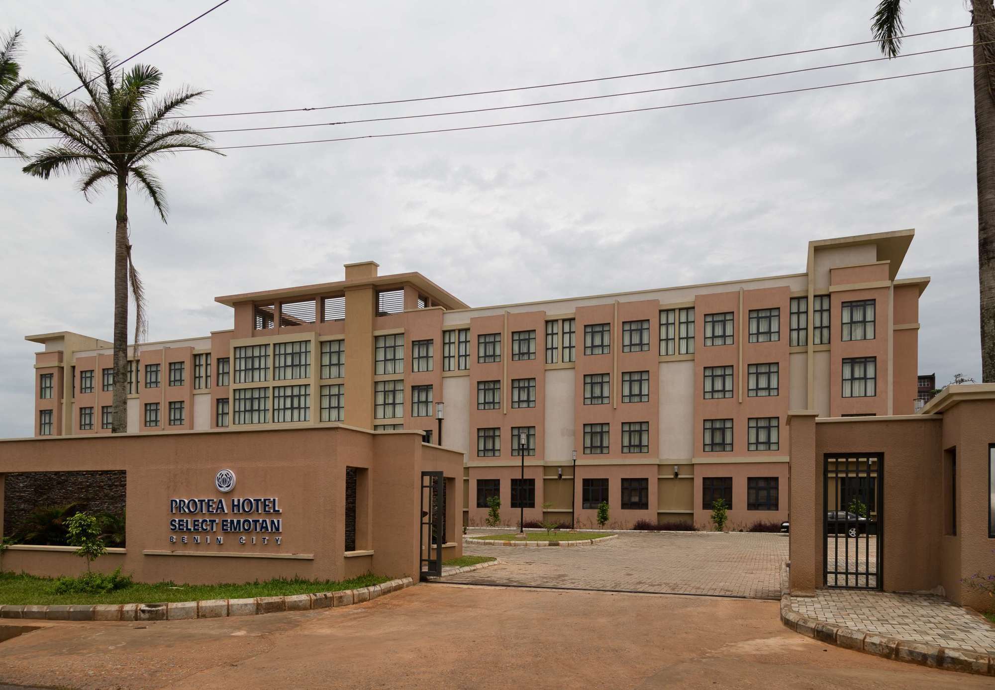 Protea Hotel By Marriott Benin City Select Emotan Exteriér fotografie